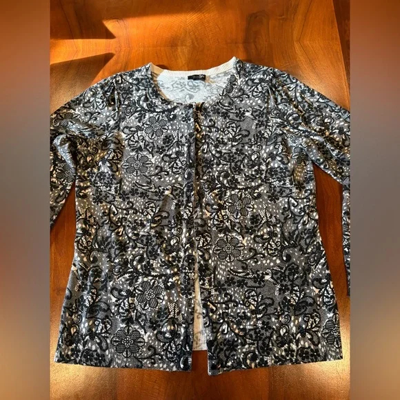 Ladies cardigan lace look by East 5th (XL) accessory’s don’t  come with … - Picture 3 of 8